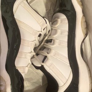 Jordan 11 Retro Low “ Emerald Green “ size 5 mens.